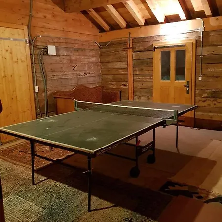 Chalet - Dans Le Carmazin *