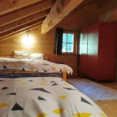 - Dans Le Carmazin Morgins