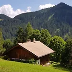 - Dans Le Carmazin Morgins